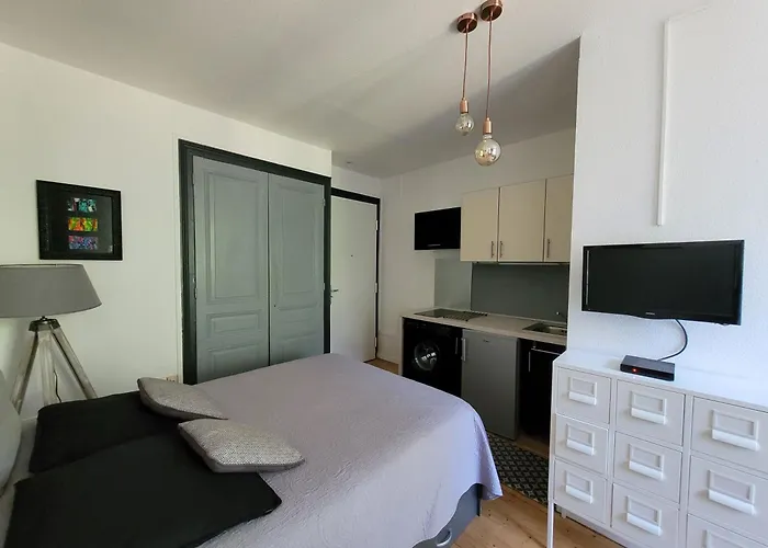 Le Beau Site Apartment *